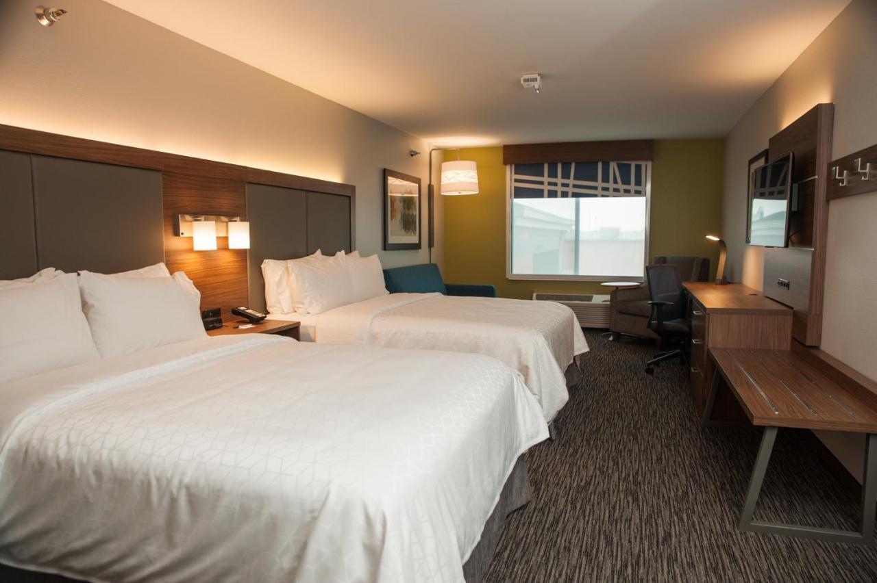 Express & By Ihg 2*