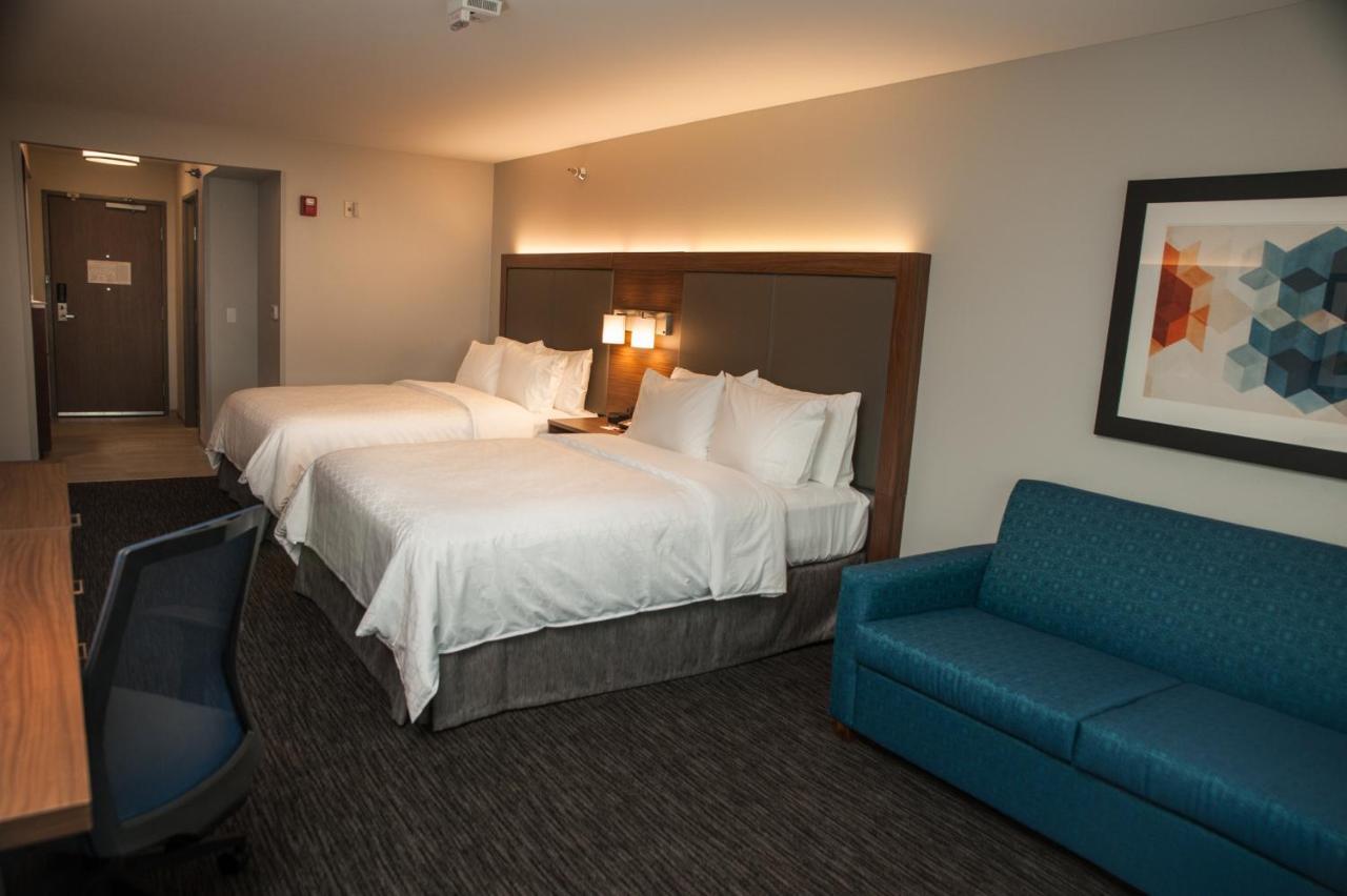 Express & By Ihg 2*